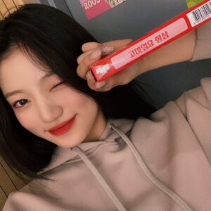 Kim Si-yoon Instagram - 고마워요 항상❤

#빼빼로데이 #🐣