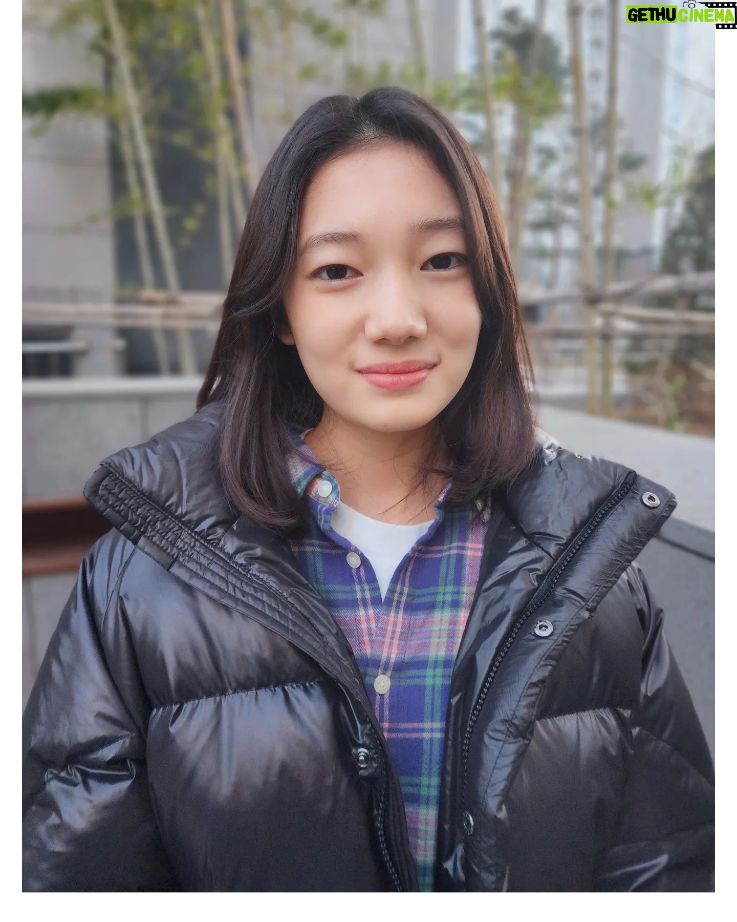 Kim Su-in - 6.4K Likes - 수인♡
.
.너무 추운 요즘
.수인이는 잘~ 지내고 있지요🤗
.중학교 입학 한지가 어제같은데..
.벌써 2학년이 된다는 사실..
.시간아~~ 😭
.
.
.
.
.
#감기조심하세요😁
#눈길도조심하세요
#김수인
#아역김수인
#아역배우
#주니어모델
#광고모델