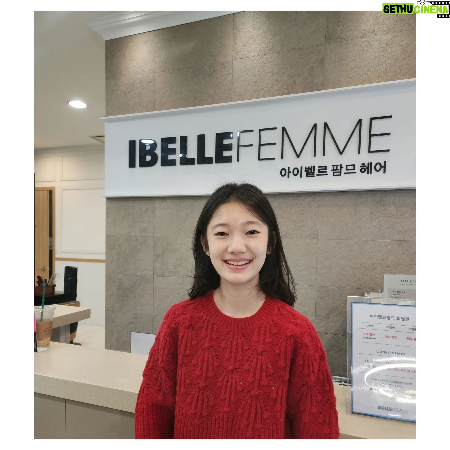 Kim Su-in - 4.4K Likes - 수인💕
.
.오랜만에 머리정리~
.5살 애기때부터 지금 까지 10년이 다되어 가도록
.수인이에 머리를 한결같이 이쁘게 해주시고 계신
.아이벨르팜므헤어 상암
.
.오늘도 머리 이쁘다며 기분이가 좋다는 수인♡
.
.
.
#김수인
#아역김수인
#아역배우
#주니어모델
#광고모델
#아이벨르팜므
#아이벨르팜므상암dmc점
#정재라대표님 😁 감사합니다~