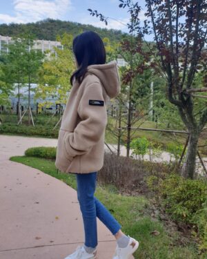 Kim Su-in Instagram - ♡
#광고
.
.
.수인이는  잘있지요~🤗
.
.
.벌써 뽀글이를 입으니 따뜻하다는 계절이 오고 있네요~
.시간참~  빠르다는..
.그새 또 컸다는  우리수인이 ~😁
.감기조심
.건강조심 하세요~
.
.
.
.
.@ng_apparel.kids
#내셔널지오그래픽키즈#내셔널지오그래픽#코스토니뽀글이#키즈후리스#후리스#플리스
.
#김수인
#아역김수인
#아역배우
#주니어모델
#광고모델