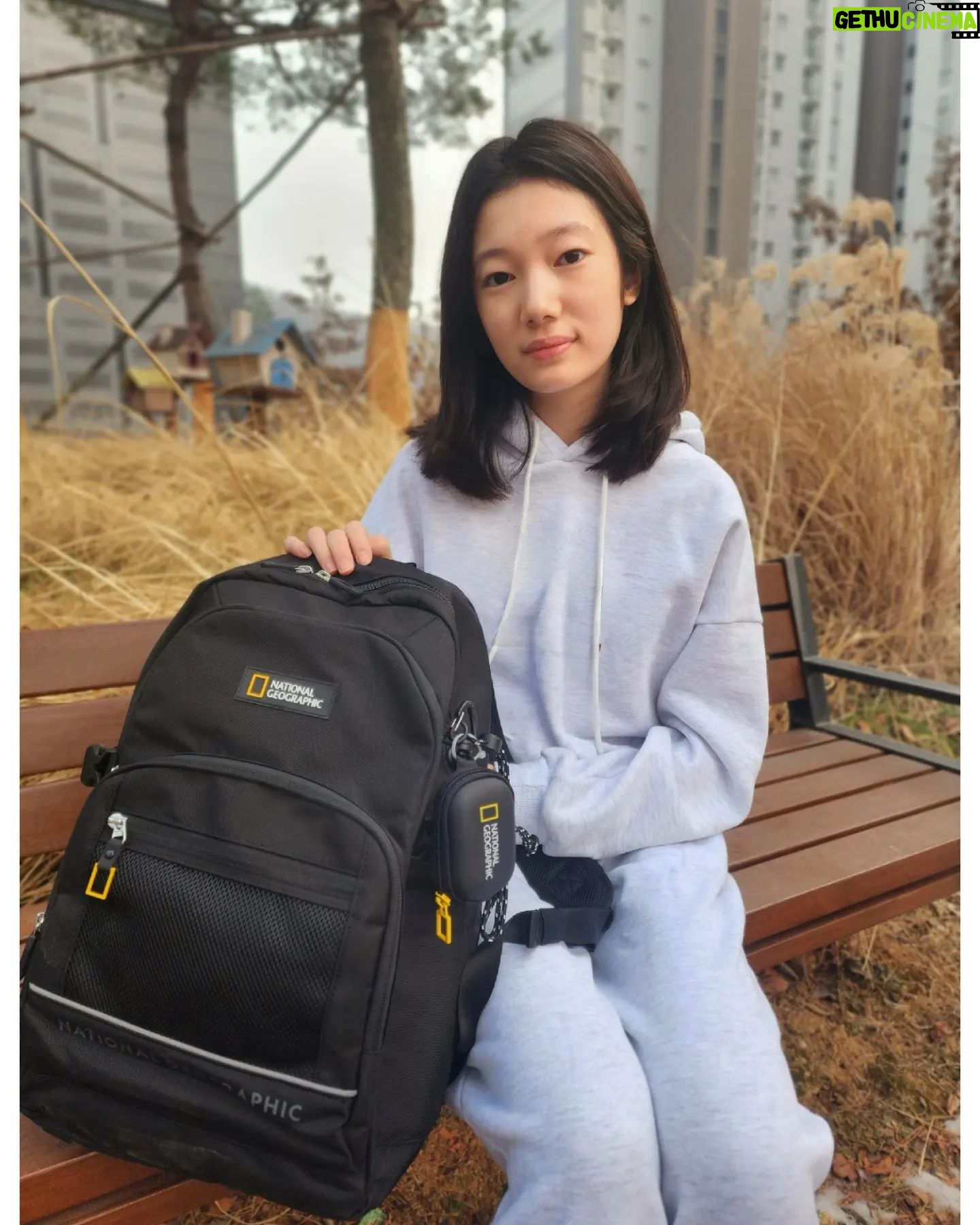 Kim Su-in - 5.2K Likes - 수인♡.
#제품협찬
.
.새해에도 건강하세요~🥰🤗
.
.
.
.
.ㅡㅡㅡㅡㅡㅡㅡㅡㅡㅡㅡㅡㅡㅡㅡ
#내셔널지오그래픽키즈 @ng_apparel.kids
#내셔널지오그래픽
.
.안정적인 프레임과 톡톡 튀는 디자인의 신학기 가방 ~
.통기성이 뛰어난 등판으로 편안하고 쾌적한 착용감!
.재귀반사 패치로 야간이나 우천시 보다 안전한 활동 가능하답니다~
.
.>> 1월 중 23SS 신학기 가방 구매 시 스니커즈 3만윈 할인 프로모션 진행 중<<
.
.
.
#키즈가방 #키즈책가방 #신학기가방 #새학기가방 #초등학생가방 #초등학생책가방 #입학선물 #새학기선물 #내셔널가방 #내셔널책가방