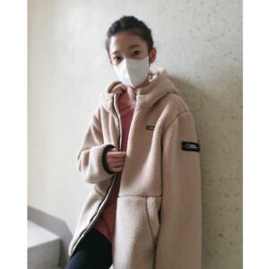 Kim Su-in Instagram - #광고
.밤에는 쌀쌀한 요즘 
.곧  #뽀글이 가 필요하겠죠~
.따뜻하고 실용성 굿~
.이번 가을 겨울도 잘부탁해~😁
.
.
.
.
.
.@ng_apparel.kids
#내셔널지오그래픽키즈#내셔널지오그래픽#코스토니뽀글이#키즈후리스#후리스#플리스
.
#김수인
#아역김수인
#아역배우
#주니어모델
#광고모델