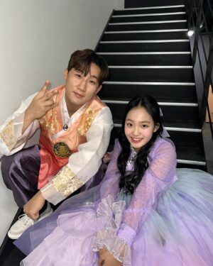Kim Tae-yeon Instagram - 화밤🩷

전국 이장 잔치🤍