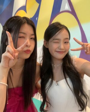Kim Tae-yeon Instagram - 화밤 너무 좋은데요🩷
계속 져요 마스터님 점수 좀 많이주세요 💘🌸🌷🎀🌺👛