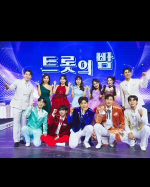 Kim Tae-yeon Instagram - 여러분 제가 일주일마다 항상 기다렸던 
화요일에 여러분을 못만나게 되었습니다
지금까지 고생해주신 화밤 제작진 분들과 
금요일은 밤이좋아,수요일을 밤이좋아,화요일은 밤이좋아 까지 
사랑해주신 여러분 감사드립니다!
항상 녹화하면서 너무 즐거웠고 이 녹화장이 저의 놀이터처럼
재밌었어요!!근데 이제 갑자기 저의 놀이터가 없어진 
느낌이에요 ㅎㅎ 그래도 여러분 걱정하지마세요! 다른 화요일에  더 좋은모습으로 또 나타날수있으니!!
계속 저 김태연 많이 사랑해주세요♥️
화밤을 통해 여러분께 인사드릴수 있어서 행복했습니다 
감사합니다

오늘밤 10시 TV조선 화요일은 밤이좋아 본방사수해주세요