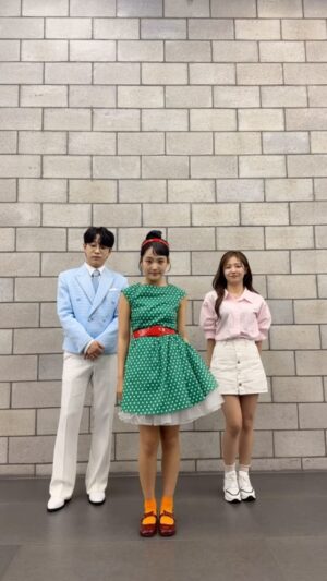Kim Tae-yeon Instagram - 🩵홍키통키챌린지🧡
성훈이 만극하옵니다 세젤예입니다경🥳
•
•
#김태연 #안성훈 #정다경 #좋다 #하늬바람 #홍키통키챌린지