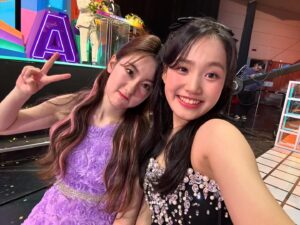 Kim Tae-yeon Instagram - TTMA♥️2탄
언니 오빠들이랑 찍기!
