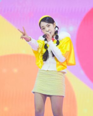 Kim Tae-yeon Instagram - 🌱화밤💛

상도 삼촌이랑 찍기!🧡