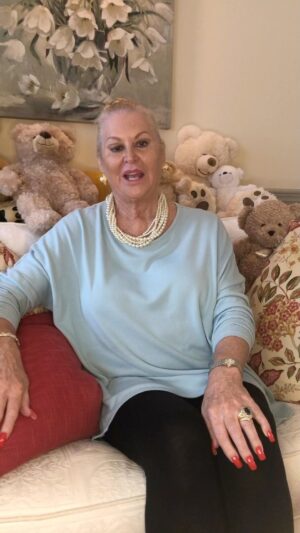 Kim Woodburn Instagram - 25th August for video messages😂😂