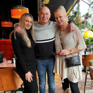 Kim Woodburn Instagram - Lovely catch up lunch with my management @mollypass @craigjohnsonpas @unleashedtalent
