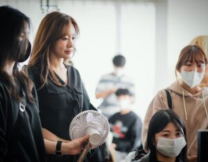 Kim A-joong Instagram - 😎
#연예인매니저로살아남기 
#behindcuts📷 
#tvndrama