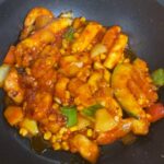 Kim A-joong Instagram - 👩🏻‍🍳🫕 “캘리포니아 몬터레이에서 구할 수 있는 식재료로🦐🦑🦞🐟 코리안, 어메리칸, 멕시칸이 모두 좋아할 수 있는🌶️🍯 한식베이스의 영양간식을 만들어주세요”라는 어마어마한 부탁에..함께 고민해주시고 뚝딱 레서피를 만들어 하나하나 가르쳐주신 두 셰프님께 감사드립니다🙏 #UnexpectedBusiness3 #어쩌다사장3 #해산물떡강정🍤 #천덕상셰프님 #성용현셰프님 #화이트스프링