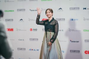Kim A-joong Instagram - 🎥
#연예인매니져로살아남기 
#biff2022
#tvndrama