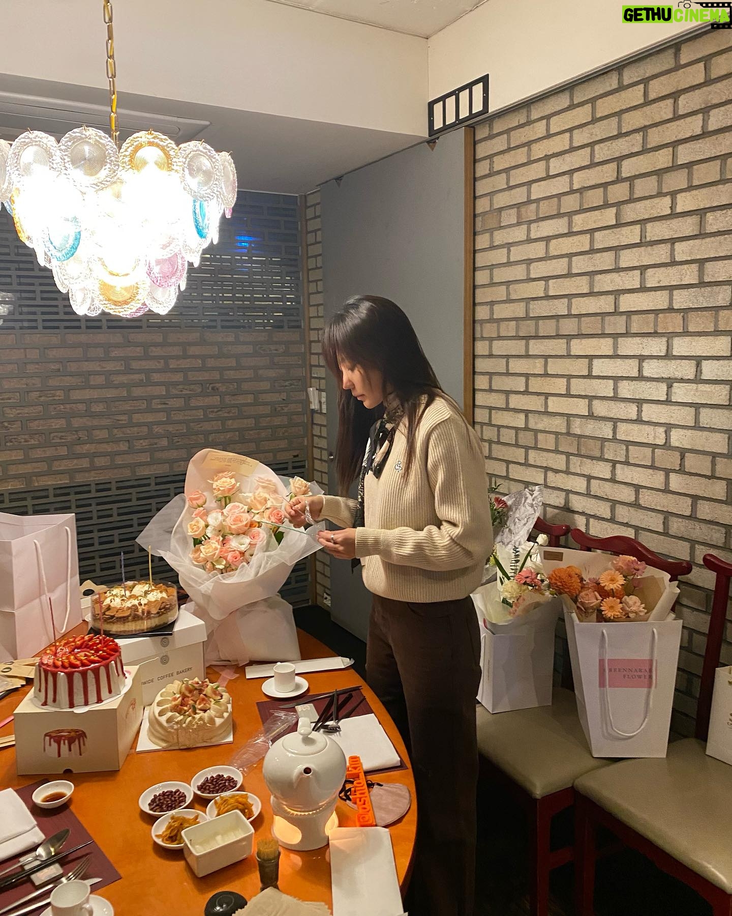 Kim A-joong Instagram - 💋.. It was so sweet today. It's all thanks to you guys. Thank you, Sweeties🍬