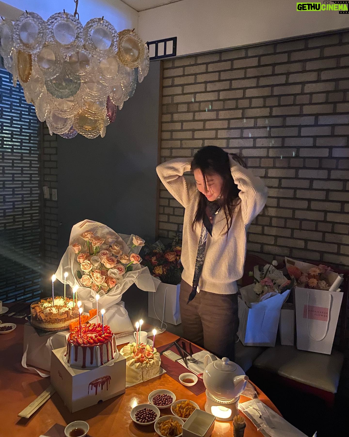 Kim A-joong Instagram - 💋.. It was so sweet today. It's all thanks to you guys. Thank you, Sweeties🍬
