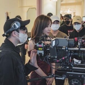 Kim A-joong Instagram - 📸
#연예인매니져로살아남기 
#드레스전쟁👗
#tvndrama