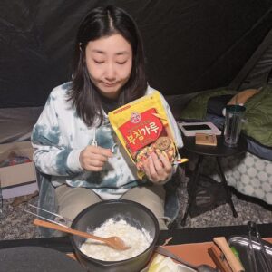 Kim A-joong Instagram - 🏕️🚗
요새 다이어트 중이라고 말씀을 드렸더니
살 안찌는 걸로만 간소하게 먹이시고 
끝내 밥을 못 먹어서 어떡하냐고 걱정해주셨어요..
너무 감사해여 선배님 @ramirani668 🫶사랑합니다. 
#다음에또가야지 
#숙마카세도먹고싶어여