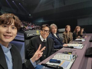 Kim Eana Instagram - 규현이 꼬박꼬박 찍어준 #싱어게인 사진 많은데 파이널거로 
진짜 다들 최고였어요 ㅜㅜ 탑텐콘 언제라구요??
마지막은 영광의 임재범선배님 싸인씨디