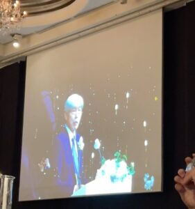 Kim Eana Instagram - 배철수쌤 아드님 결혼식. 근사한 신랑아버지 축사와 성시경 축가. 축하드립니다!