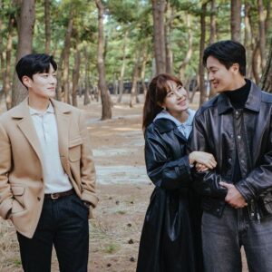 Kim Ha-neul Instagram - 재니💜워니💜허니 
#멱살한번잡힙시다