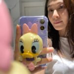 Kim Ha-neul Instagram – 주말 잘 보내고 계세요? ^^ 
데이지덕과 함께 🎀