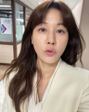 Kim Ha-neul Instagram - #kbs #멱살한번잡힙시다 오늘 밤 10시10분 ❕
오늘도 본방사수❤️‍🔥🙏🏻