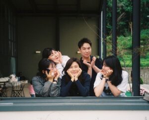 Kim Ha-neul Instagram - 반짝빤짝 내⭐️들^^💜💜💜

#완수팀 #화인가스캔들