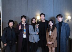 Kim Ha-neul Instagram - 제가 출연했던 영화 ‘동감’이 22년만에 새롭게 태어났어요🥰🎬 
옛 생각도 나고 저도 마음이 몽글몽글.. 오랜만에 지태오빠도 만나고 넘 즐거운 시간이었네요~
원작과는 또 다른 매력들이 많으니까요~ 많은 관심 부탁드리고 올 연말은 우리 함께 ‘동감’해요💕
#동감