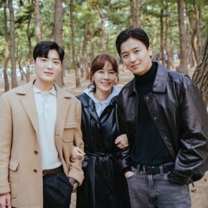 Kim Ha-neul Instagram - 재니💜워니💜허니 
#멱살한번잡힙시다