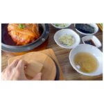 Kim Hee-ae Instagram - . 제주에서 맛있는 음식과 함께 연휴 시작! 우리는 내일 ‘데드맨’ 무대인사에서 또 만나요 🫶🏻 #제주 #JEJU #김희애 #KIMHEEAE @yg_stage
