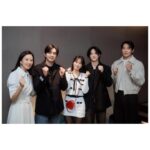 Kim Hee-ae Instagram - . ’데드맨‘ VIP 시사회에 출동한 YG 식구들 🤍 바쁜 와중에 응원하러 와준 이쁜 후배들 고마워~🫶🏻 (일정상 시사회에 함께 못 했지만 응원 보내준 YG 식구들 모두 감사해요 든든 💪🏻) #영화 #데드맨 #시사회 #YG친목짤 #김희애 #KIMHEEAE @yg_stage