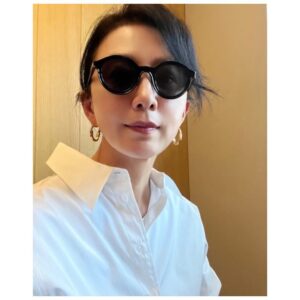 Kim Hee-ae Instagram - .
저는 요즘 제주의 자연과 맛을 만끽하며 건강하게 잘 지내고 있어요!

#김희애 #KIMHEEAE 
@yg_stage