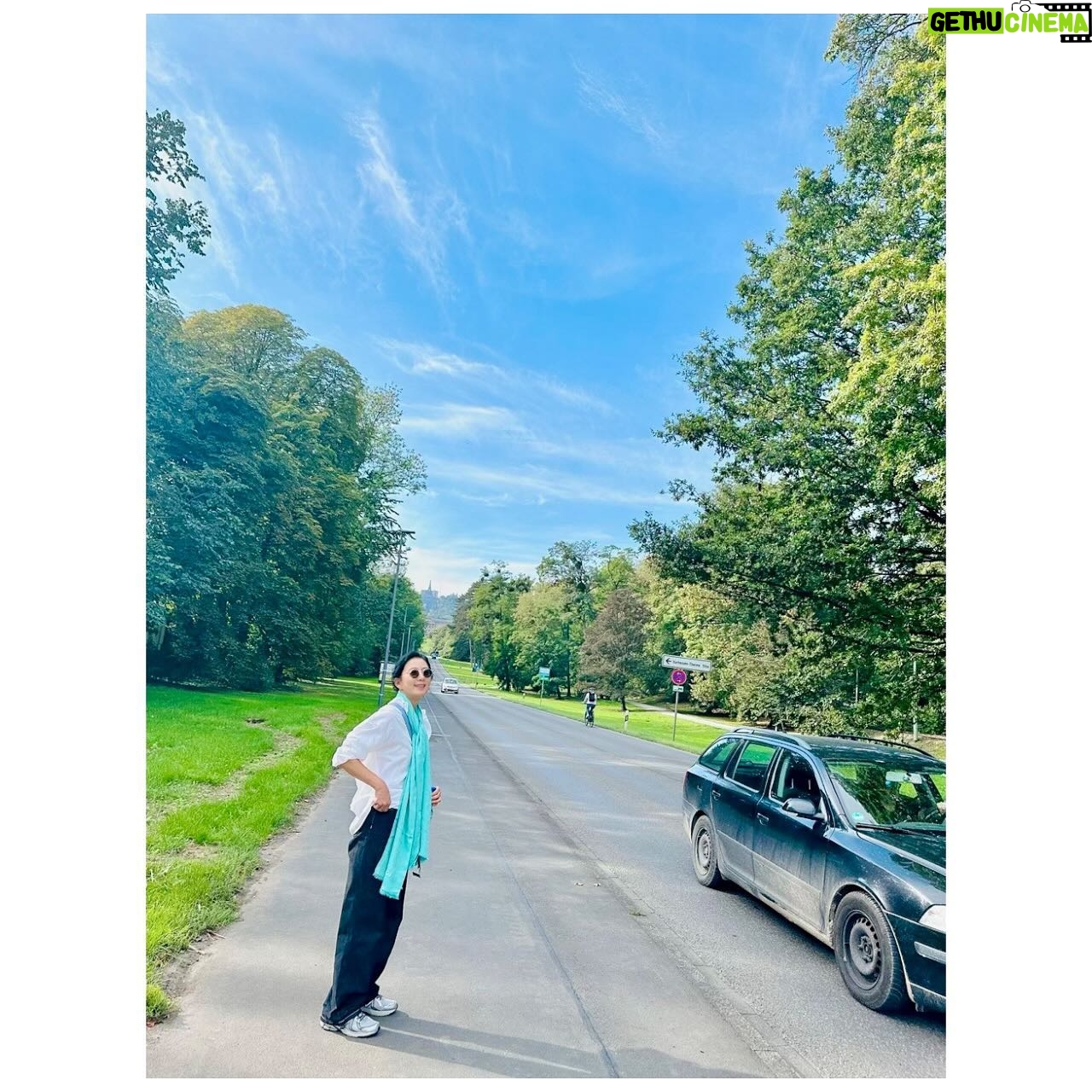 Kim Hee-ae - 11.8K Likes - .
프랑크푸르트에서
그림 같은 하늘 🩵
#FRANKFURT #여행
#김희애 #KIMHEEAE @yg_stage