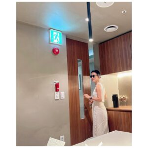 Kim Hee-ae Instagram - .
‘미세스캅’에서 스타일링을 함께했던 
다겸 씨가 새로운 꿈을 위해 요리를 배우는 중인데
너무나 근사한 음식으로 우리를 대접해 주었어요

고생이 많지만 밝은 표정을 보니
역시 사람은 좋아하는 일 하면서 살아야 하나 봐요👍🏻

맛있는 음식 고마워! 다겸이의 꿈을 응원해! 

#김희애 #KIMHEEAE 
@yg_stage