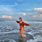 Kim Hee-jung Instagram – All good things are wild and free🌊