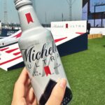 Kim Hee-jung Instagram – 미켈롭 울트라 @michelobultra.kr의 첫 한국 앰버서더로 발탁되어 신제품 출시 이벤트에 함께했습니다! 🥳 가장 먼저 포토세션을 통해 앰버서더로서 첫 인사를 드린 후, 탁 트인 한강을 배경으로 35m Ultra Shot Challenge에 도전했습니다.🏌️‍♀️ 도전 후 즐기는 미켈롭 울트라는 청량한 맛으로 시원함을 선사합니다.🫧 행사장에서 받은 언박싱 키트를 열어보며 라운딩 갈 생각에 벌써부터 설렜습니다! 이제 전국의 골프장에서 미켈롭 울트라를 만나볼 수 있다고 하니, 라운딩에서도 ULTRA LIGHT, ULTRA TASTE! 제로 슈거, 89kcals의 가벼운 칼로리 미켈롭 울트라 만의 상쾌함을 더 가볍게 즐겨보세요! 🍻🤍 #미켈롭울트라 #울트라테이스트 #울트라골프 #울트라샷챌린지 #MICHELOBULTRA #ULTRASHOTCHALLENGE