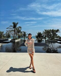 Kim Hee-jung Instagram - Take me back…🩵🌺