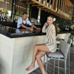 Kim Hee-jung Instagram - Sipping on sunshine with Jamu 🌞🍹