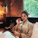 Kim Hee-jung Instagram – Good morning from paradise😇🌺