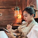 Kim Hee-jung Instagram – Good morning from paradise😇🌺