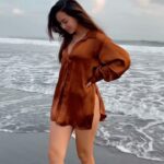 Kim Hee-jung Instagram - Painted skies & salty vibes 🧡✨