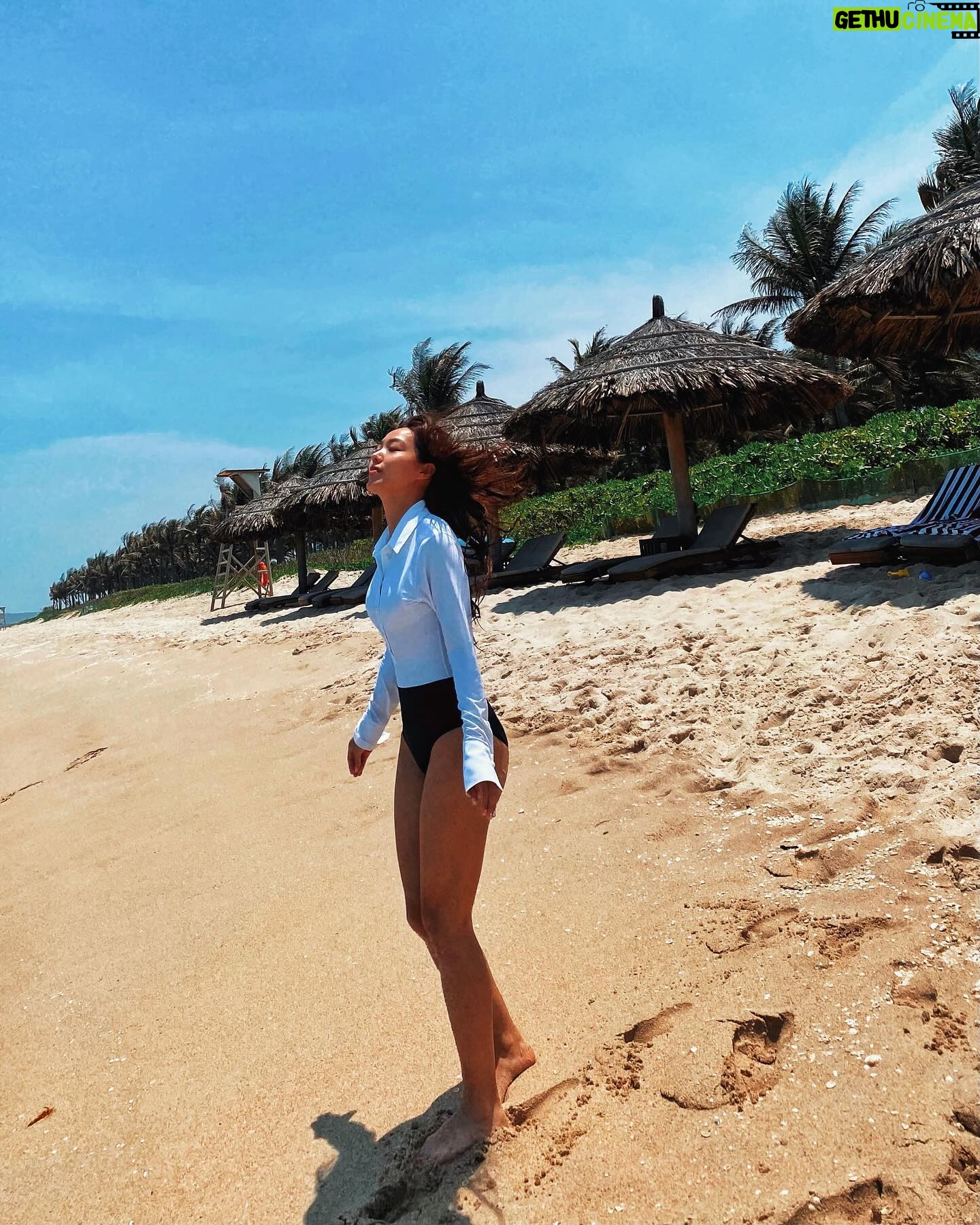 Kim Hee-jung Instagram - Favorite time of day always…🌴