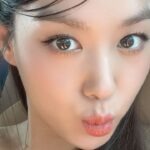 Kim Hee-jung Instagram – It’s me again😗🤍