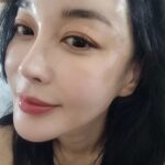Kim Hye-eun Instagram - 메이컵아티스트 없이 왔으니 셀프화장. 첫 공식 행사 준비중. 이탈리아에서 K문화가 인기가 날로 커져 간다네요.문화에 자긍심이 있는 이탈리아에서 다른 나라 드라마와 영화 페스티발이 열리는 일은 없던 일이랍니다. K 드라마 홍보많이 하고 갈께요.^^ #SORRENTO #Hilton #KdramaFesta