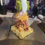 Kim Hye-eun Instagram – 첨 먹어보는 맛.
미쿡에서 먹는 부대찌개랄까?호불호 정확히 있을것 같은 맛인데.
나는 이국적인 독특함에 한표.
허허.이런맛을 내다니요.♡♡♡ 하여간 마늘슬라이스도 어쩜 그리 바싹히지?
#울트라회관 #서초동 #미쿡느낌부대찌개 #마늘슬라이스제육볶음