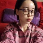 Kim Hye-eun Instagram - 왜 그런 날 있죠?눈뜰 힘도 없는 날. 그래도 사진을 찍어봅니다. 열심히 살았음을 말하는 날이기에. 그리운 이를 기다리며 누워봅니다. 굿나잇.