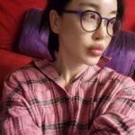 Kim Hye-eun Instagram - 왜 그런 날 있죠?눈뜰 힘도 없는 날. 그래도 사진을 찍어봅니다. 열심히 살았음을 말하는 날이기에. 그리운 이를 기다리며 누워봅니다. 굿나잇.
