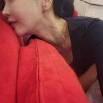 Kim Hye-eun Instagram – 발레 스트레칭을 한지 벌써 1년이 훌쩍.
많이 바뀌었네요.드디어 목에 잔근육잡힌다고 기록을 남겨봅니다.
뿌듯.그리고 상쾌.
늦은 이시간.
환민이가 누나가 봐야한다며 남겨둔 공연.잊지못할 것같아.
사진을 못찍어 아쉽지만 .꿈꾼듯 황홀한 공연.보여줘서 고마워.
목근육은 발레쌤. 행복한 내표정은 더그레이트쇼 오환민대표께 바칩니다.♡
#더그레이트쇼.#오환민 #최한준