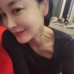 Kim Hye-eun Instagram – 발레 스트레칭을 한지 벌써 1년이 훌쩍.
많이 바뀌었네요.드디어 목에 잔근육잡힌다고 기록을 남겨봅니다.
뿌듯.그리고 상쾌.
늦은 이시간.
환민이가 누나가 봐야한다며 남겨둔 공연.잊지못할 것같아.
사진을 못찍어 아쉽지만 .꿈꾼듯 황홀한 공연.보여줘서 고마워.
목근육은 발레쌤. 행복한 내표정은 더그레이트쇼 오환민대표께 바칩니다.♡
#더그레이트쇼.#오환민 #최한준