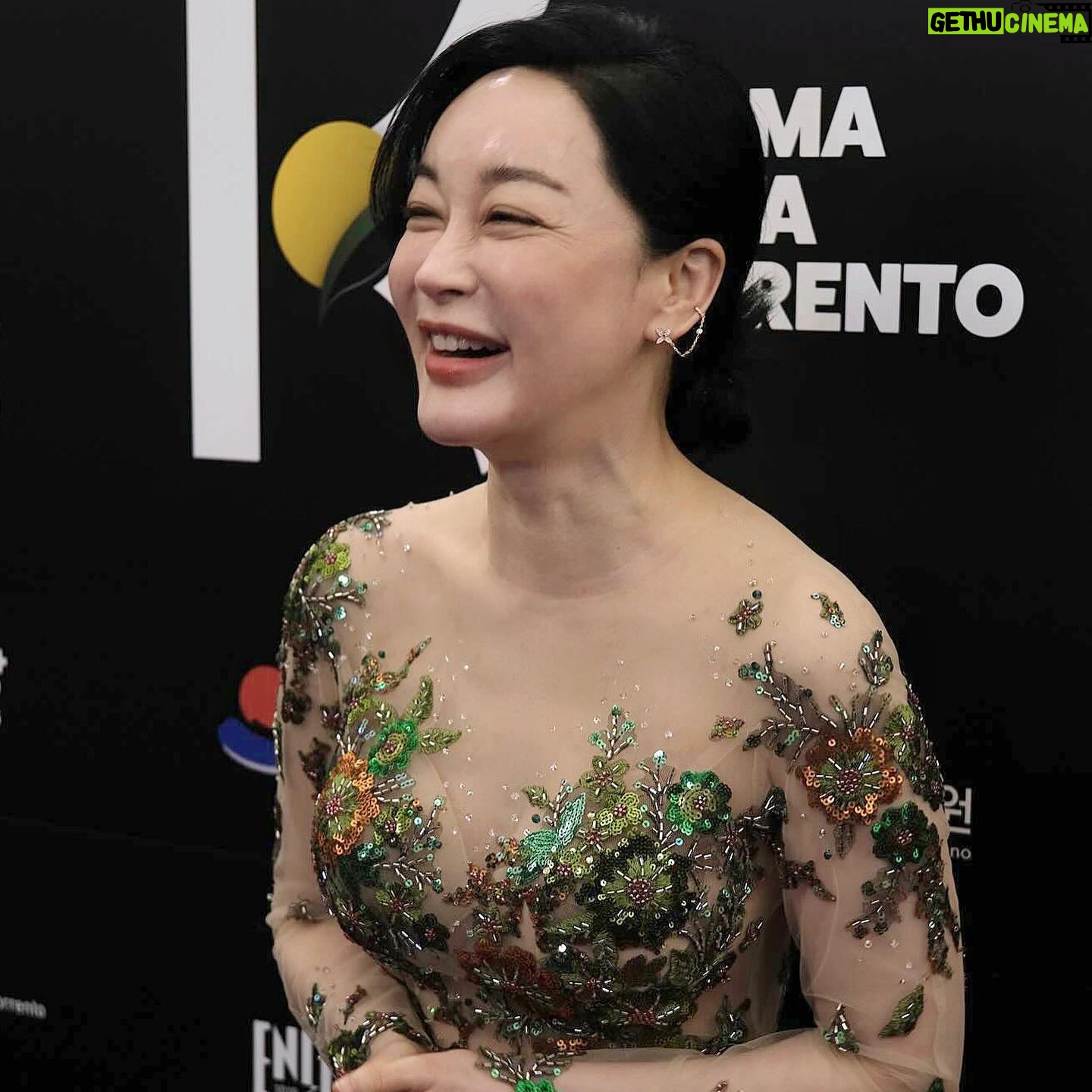 Kim Hye-eun - 6.1K Likes - 여러분 그거 아세요..???
저희 배우님 소렌토 다녀오셨어요!!
20240314-17일까지 이탈리아 소렌토에서 진행된
k-드라마 페스타에 김혜은 배우님께서 참여하셨습니다❤️
또한 배우님께서 올해의 배우상까지 수상하셨다는 사실..!!!✨🏆
다시 한번 배우님의 수상을 축하드립니다❤️❤️
#김혜은 #kimhyeeun #kdramafesta
